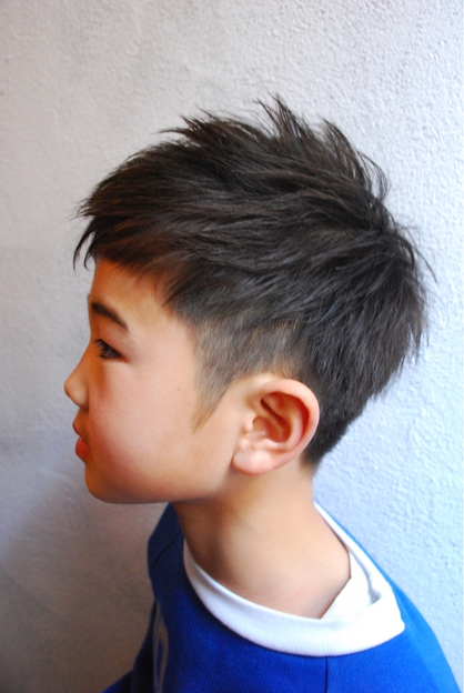 綺麗な子供 髪型 男の子 ツーブロック 切り方 最も人気のある髪型